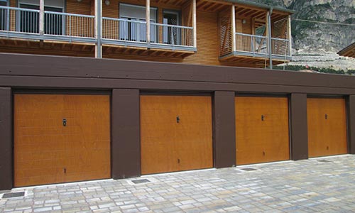 copertina-portoni-basculanti-in-legno-gazzini