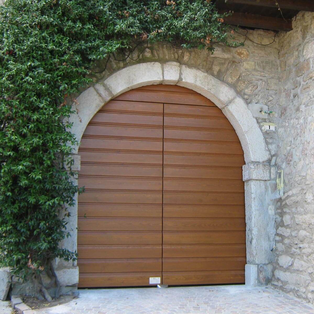 Portoni battenti in legno Gazzini-12