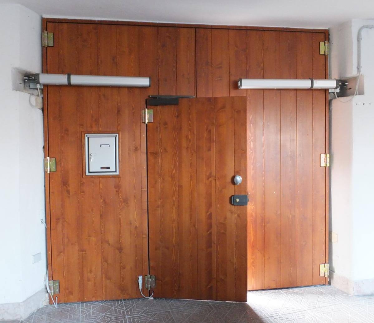 Portoni battenti in legno Gazzini-14