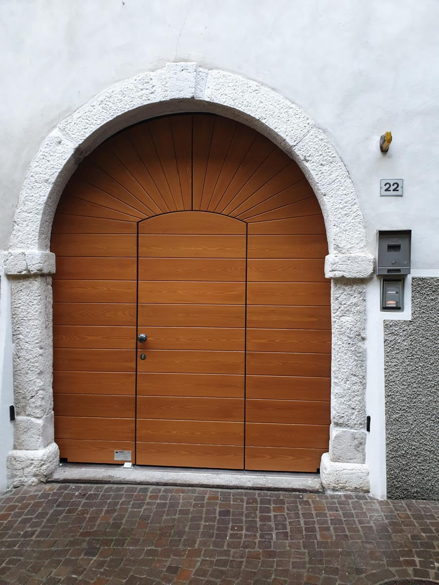Portoni battenti in legno Gazzini-21
