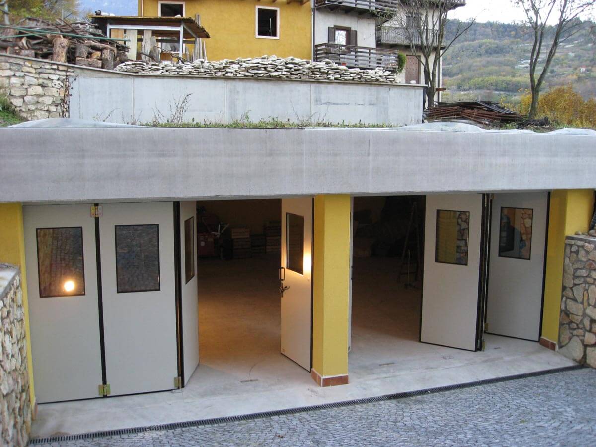 Portoni per garage a libro Gazzini-2