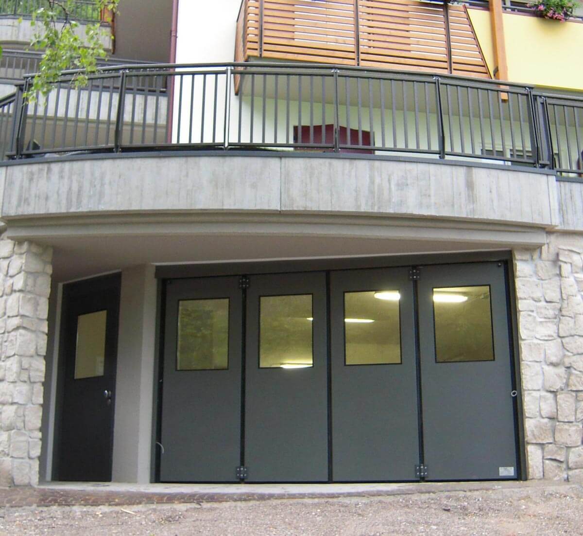 Portoni per garage a libro Gazzini-5