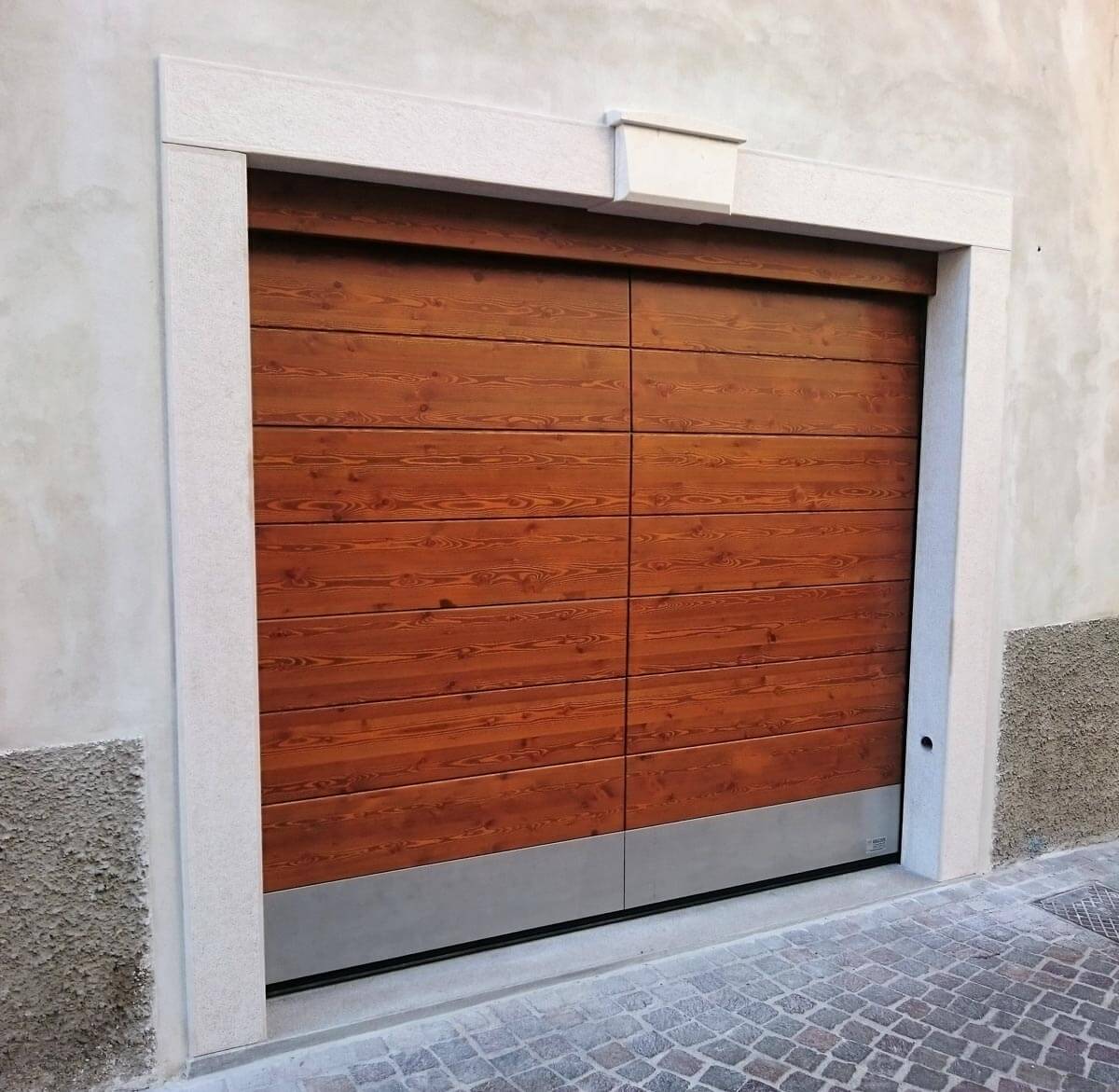 Portoni sezionali in legno Gazzini-3
