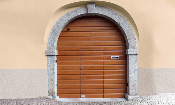 portoni-battenti-legno-gazzini