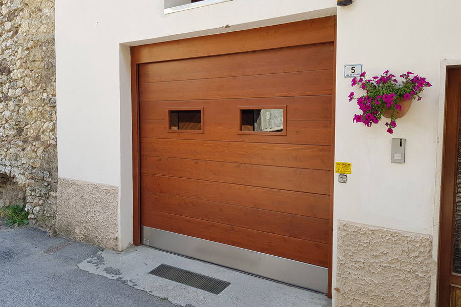 portoni-sezionali-legno-interno-gazzini